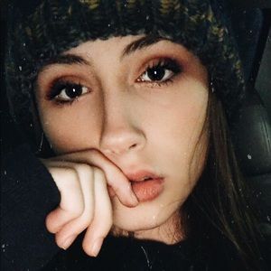 Meet your Posher, Destinie